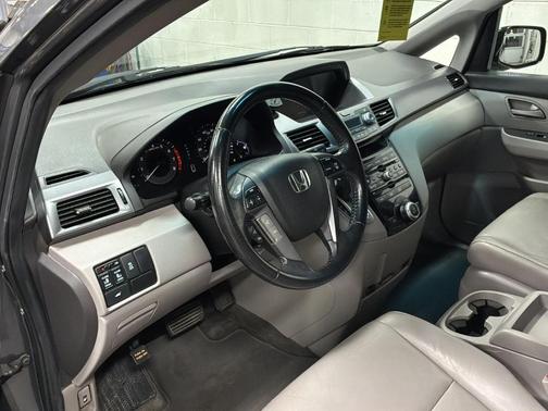 Polished Metal Metallic 2012 Honda Odyssey EX-L