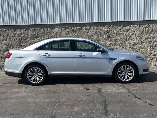 2019 Ford Taurus Limited