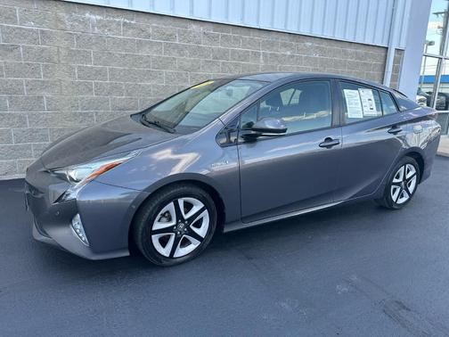 2018 Toyota Prius Three Touring