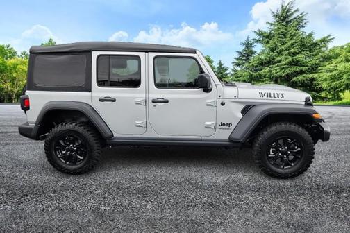 Photo 4 of 39 of 2022 Jeep Wrangler Unlimited Sport