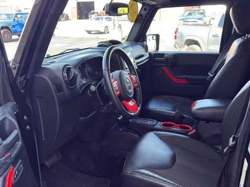 Black Clearcoat 2016 Jeep Wrangler Unlimited Sahara