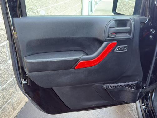 Black Clearcoat 2016 Jeep Wrangler Unlimited Sahara