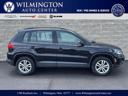 Deep Black Pearl 2015 Volkswagen Tiguan Auto S