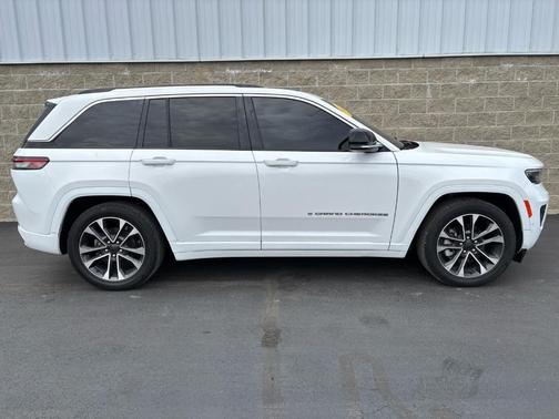 2023 Jeep Grand Cherokee Overland