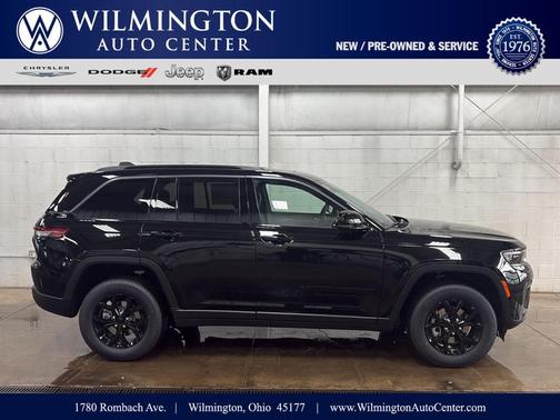 Diamond Black 2026 Jeep Grand Cherokee Laredo