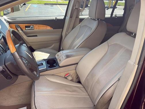 Bordeaux Reserve Metallic 2011 Lincoln MKX Base