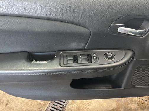 Bright Silver Metallic 2011 Chrysler 200 Touring