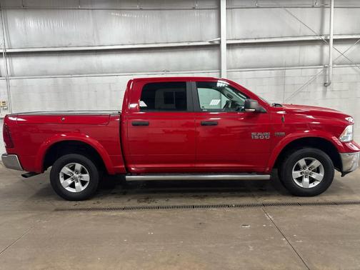 2016 RAM 1500 SLT