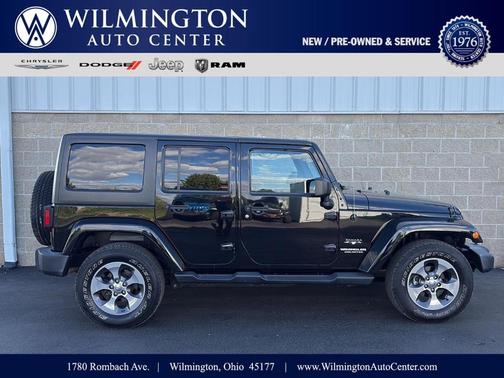 Black Clearcoat 2016 Jeep Wrangler Unlimited Sahara