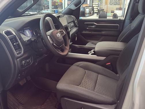 Bright White Clearcoat 2026 RAM 1500 Big Horn