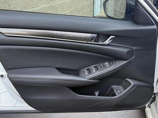 Platinum White Pearl 2021 Honda Accord Sport 1.5T