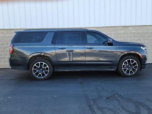 2022 Chevrolet Suburban RST