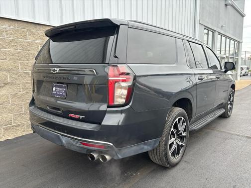 2022 Chevrolet Suburban RST