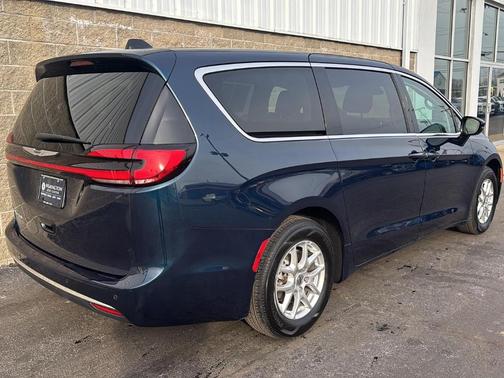 2024 Chrysler Pacifica Touring-L