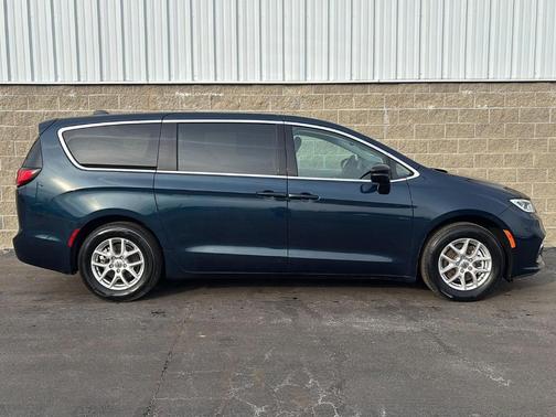 2024 Chrysler Pacifica Touring-L