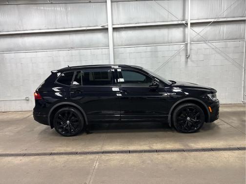 2021 Volkswagen Tiguan 2.0T SE R-Line Black