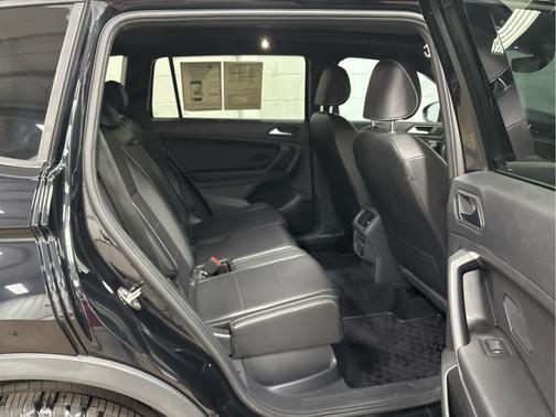 2021 Volkswagen Tiguan 2.0T SE R-Line Black
