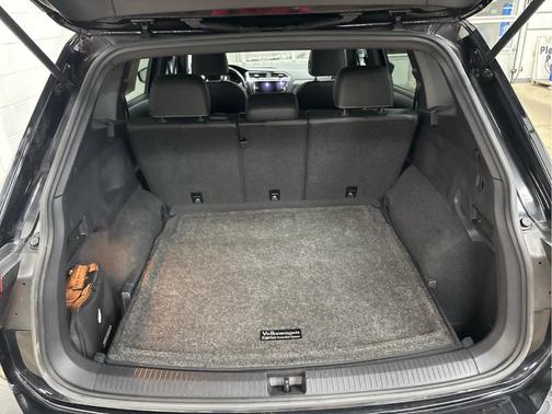 2021 Volkswagen Tiguan 2.0T SE R-Line Black