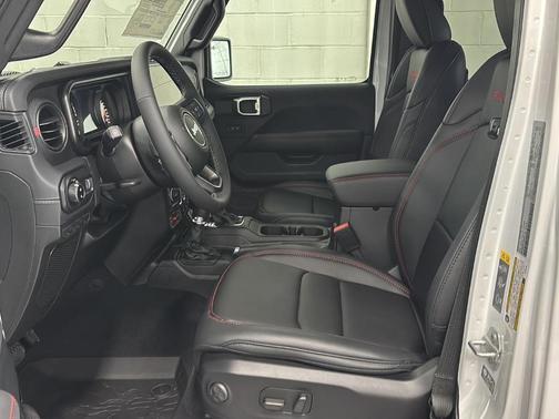 Bright White Clearcoat 2026 Jeep Gladiator Rubicon