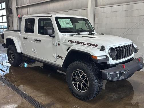 Bright White Clearcoat 2026 Jeep Gladiator Rubicon