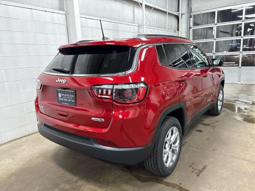 2025 Jeep Compass Latitude