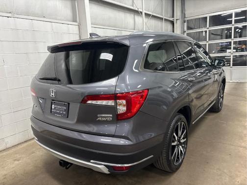 2022 Honda Pilot Touring 7-Passenger