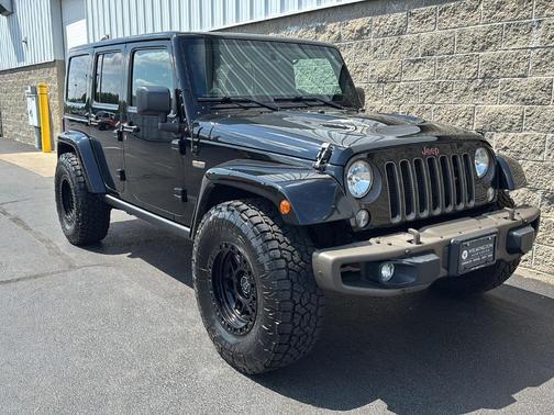 Black Clearcoat 2016 Jeep Wrangler Unlimited Sahara
