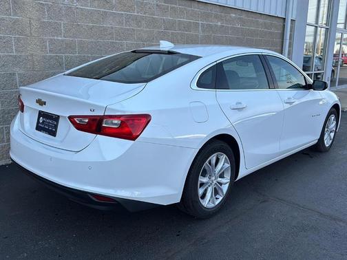 Summit White 2024 Chevrolet Malibu LT