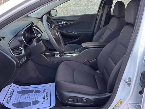 Summit White 2024 Chevrolet Malibu LT