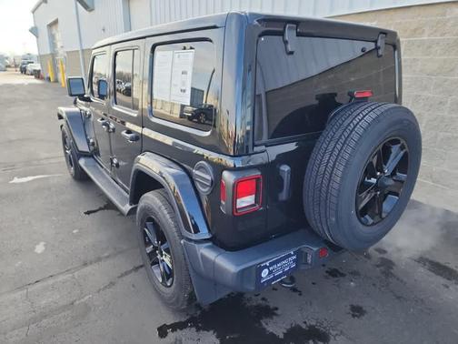 2020 Jeep Wrangler Unlimited Sahara Altitude