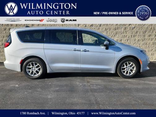 2022 Chrysler Voyager LX