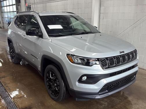 Silver Zynith 2026 Jeep Compass Latitude
