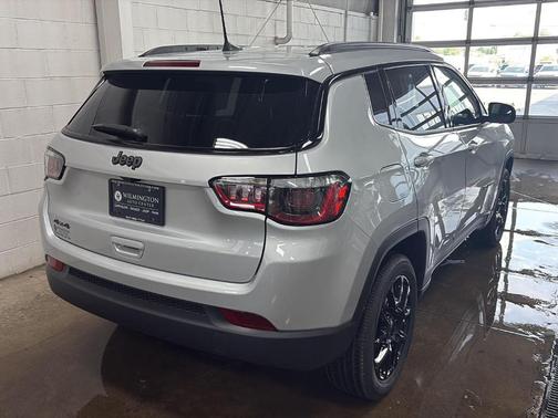 Silver Zynith 2026 Jeep Compass Latitude