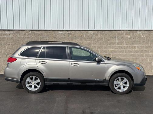 Tungsten Metallic 2014 Subaru Outback 2.5i Premium