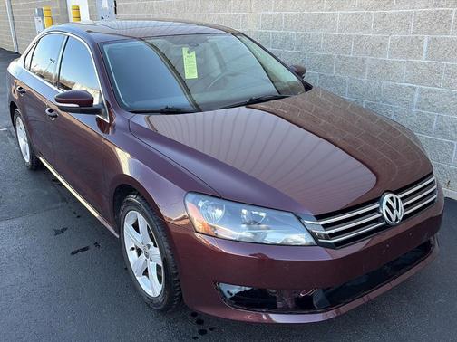 Opera Red Metallic 2013 Volkswagen Passat 2.5 SE