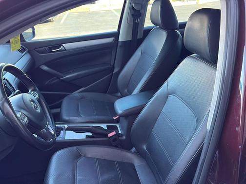 Opera Red Metallic 2013 Volkswagen Passat 2.5 SE