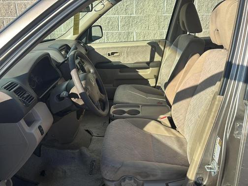 Gold 2005 Honda CR-V LX