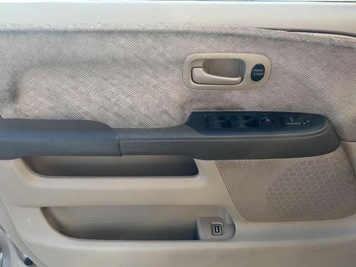 Gold 2005 Honda CR-V LX