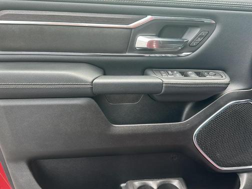 Molten Red Pearlcoat 2026 RAM 1500 Laramie