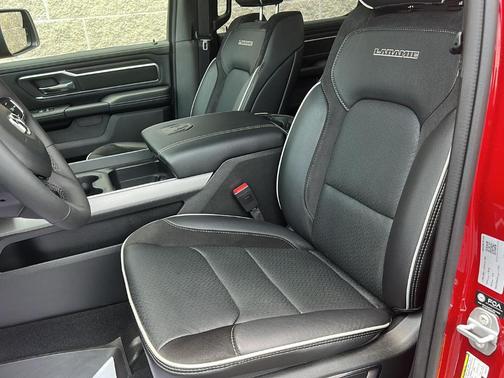 Molten Red Pearlcoat 2026 RAM 1500 Laramie