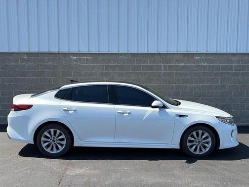 Snow White Pearl 2018 Kia Optima S