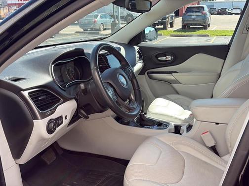 Diamond Black 2019 Jeep Cherokee Limited
