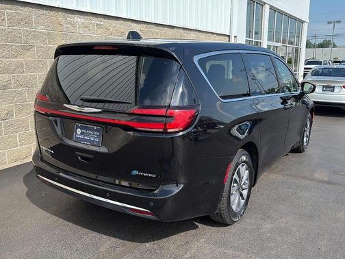 Diamond Black 2024 Chrysler Pacifica Hybrid Select