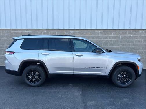 2025 Jeep Grand Cherokee L Laredo