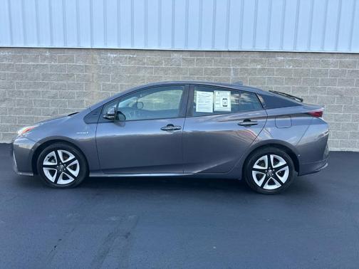 2018 Toyota Prius Three Touring