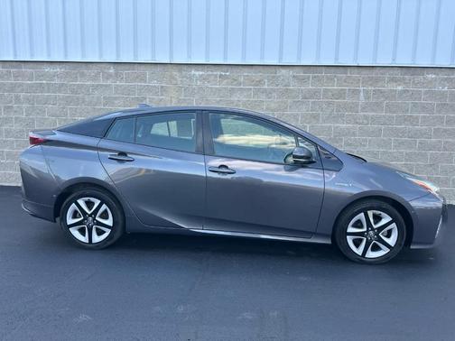 2018 Toyota Prius Three Touring