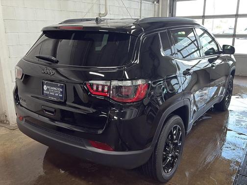Diamond Black 2026 Jeep Compass Latitude