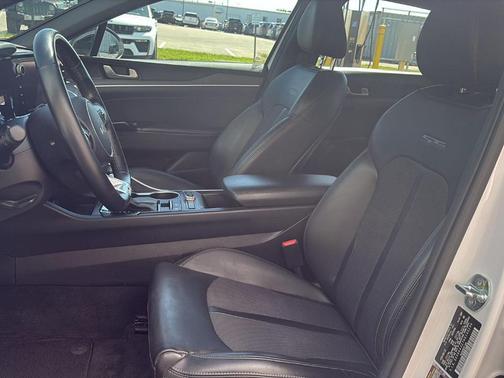 Glacial White Pearl 2022 Kia K5 GT-Line