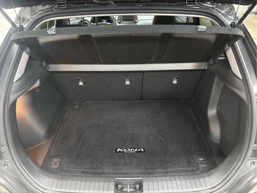 2021 Hyundai KONA SEL Plus