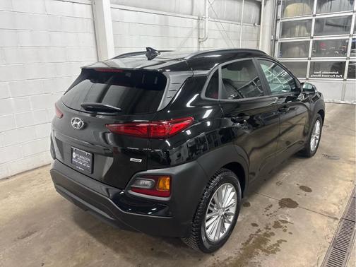 2021 Hyundai KONA SEL Plus